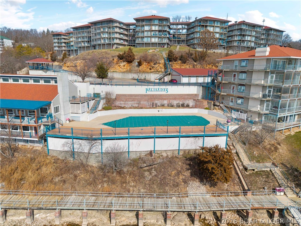 Palisades Condominium - Residential