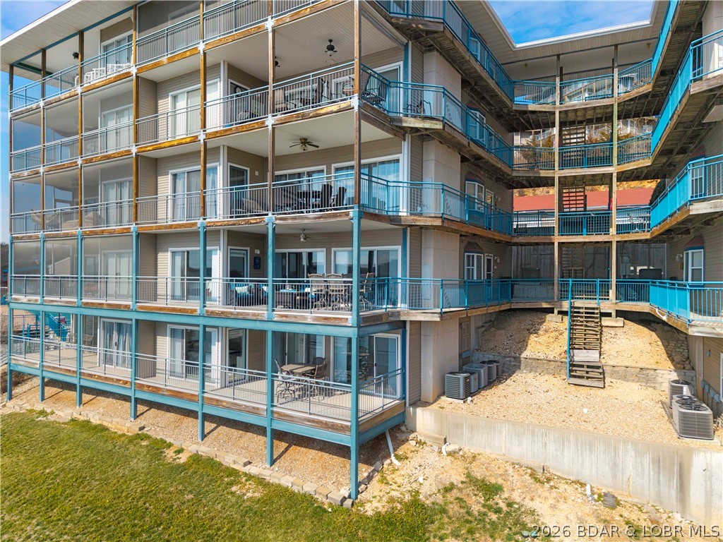 Palisades Condominium - Residential