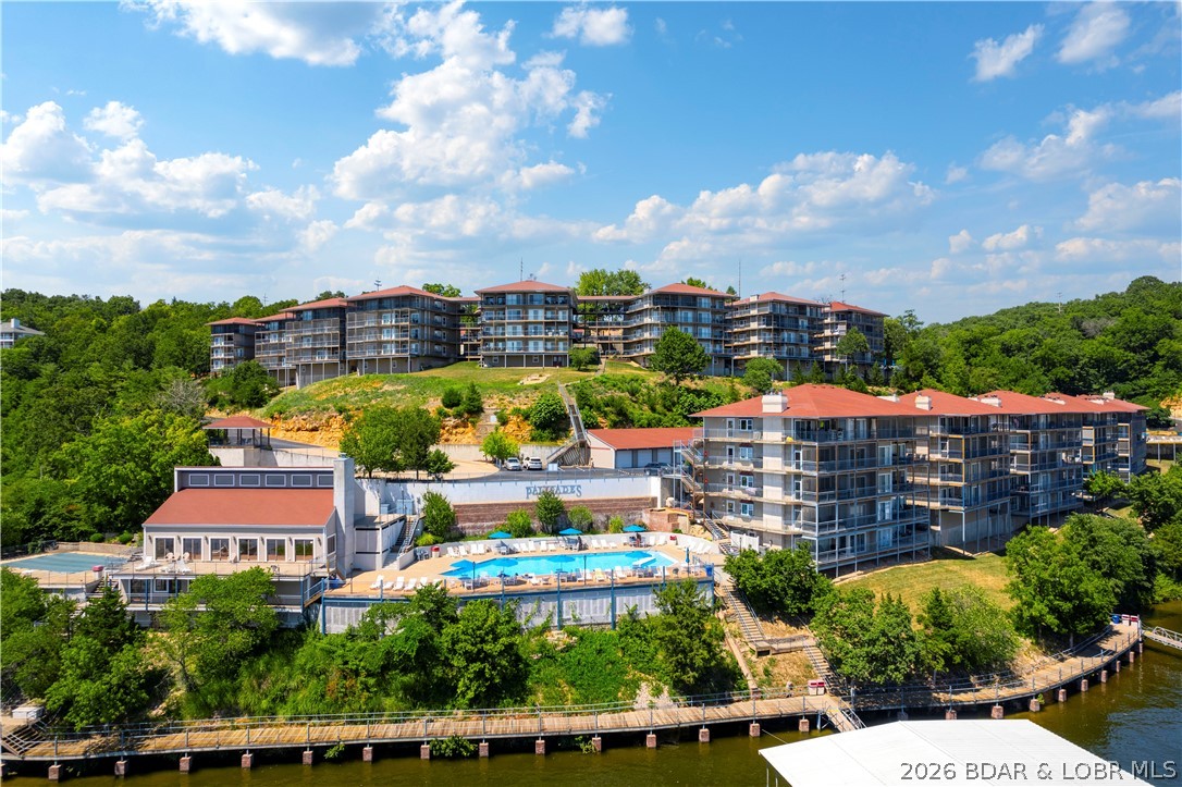 Palisades Condominium - Residential