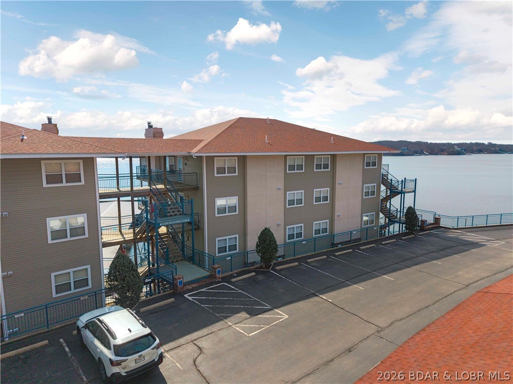 Palisades Condominium - Residential