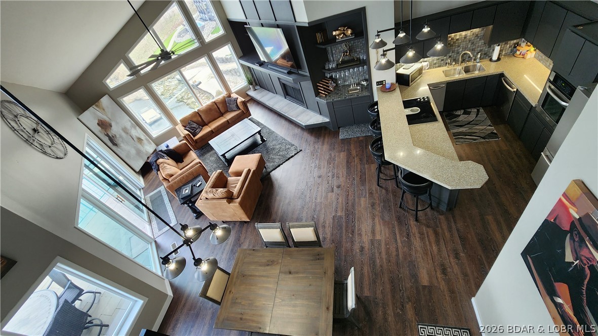 Spindrifter Condominiums - Residential