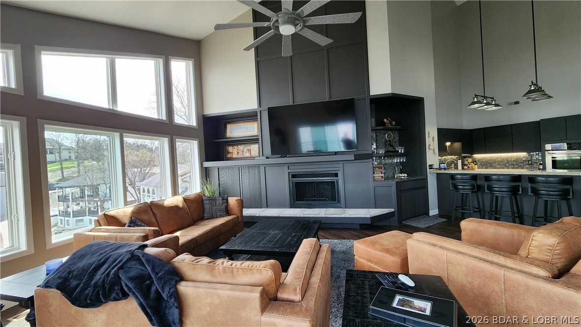 Spindrifter Condominiums - Residential