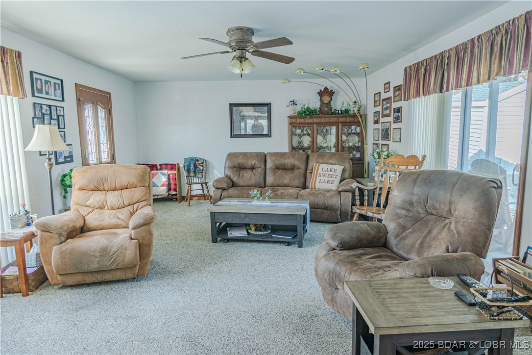 Camdenton, Missouri 65020, United States, 3 Bedrooms Bedrooms, ,2 BathroomsBathrooms,Residential,Contingent,16952