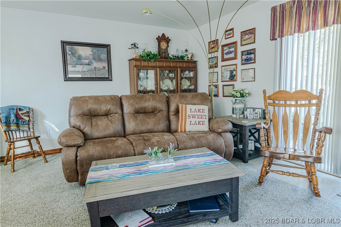 Camdenton, Missouri 65020, United States, 3 Bedrooms Bedrooms, ,2 BathroomsBathrooms,Residential,Contingent,16952