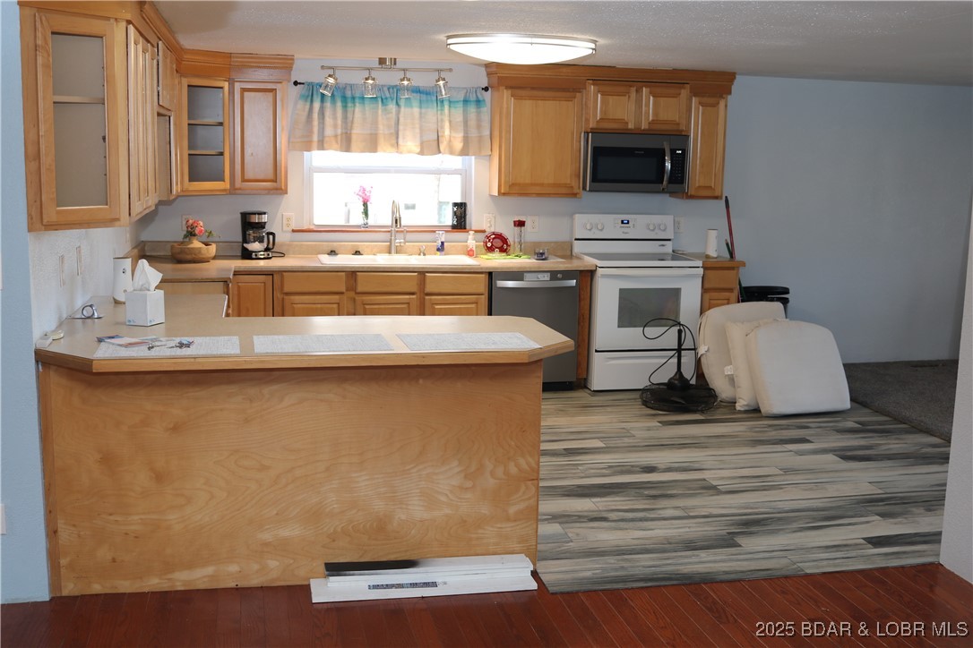 Green Lawn - Residential