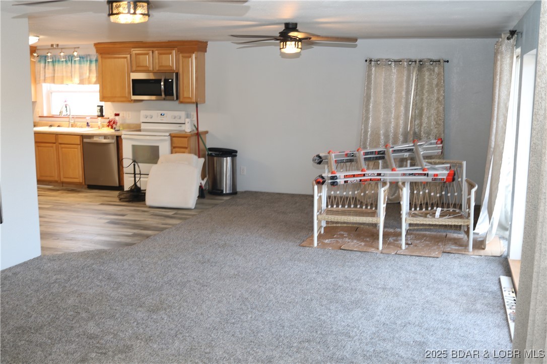 Green Lawn - Residential