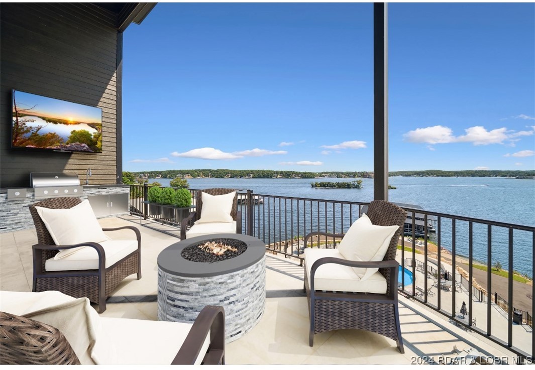 Four Seasons, Missouri 65049, United States, 5 Bedrooms Bedrooms, ,3 BathroomsBathrooms,Residential,Contingent,46465