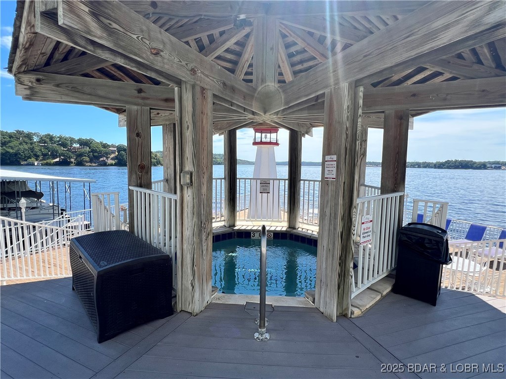 Lighthouse Pointe Condominium - Residential