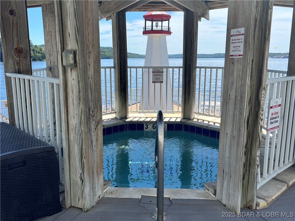 Lighthouse Pointe Condominium - Residential
