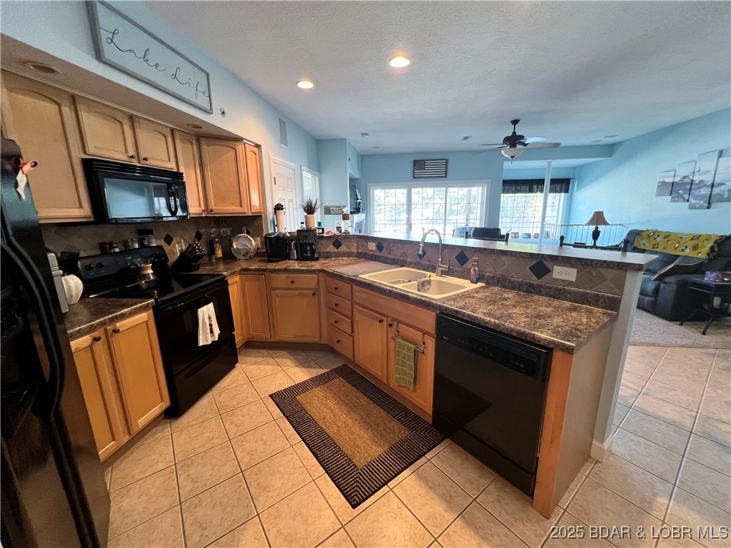 Lighthouse Pointe Condominium - Residential