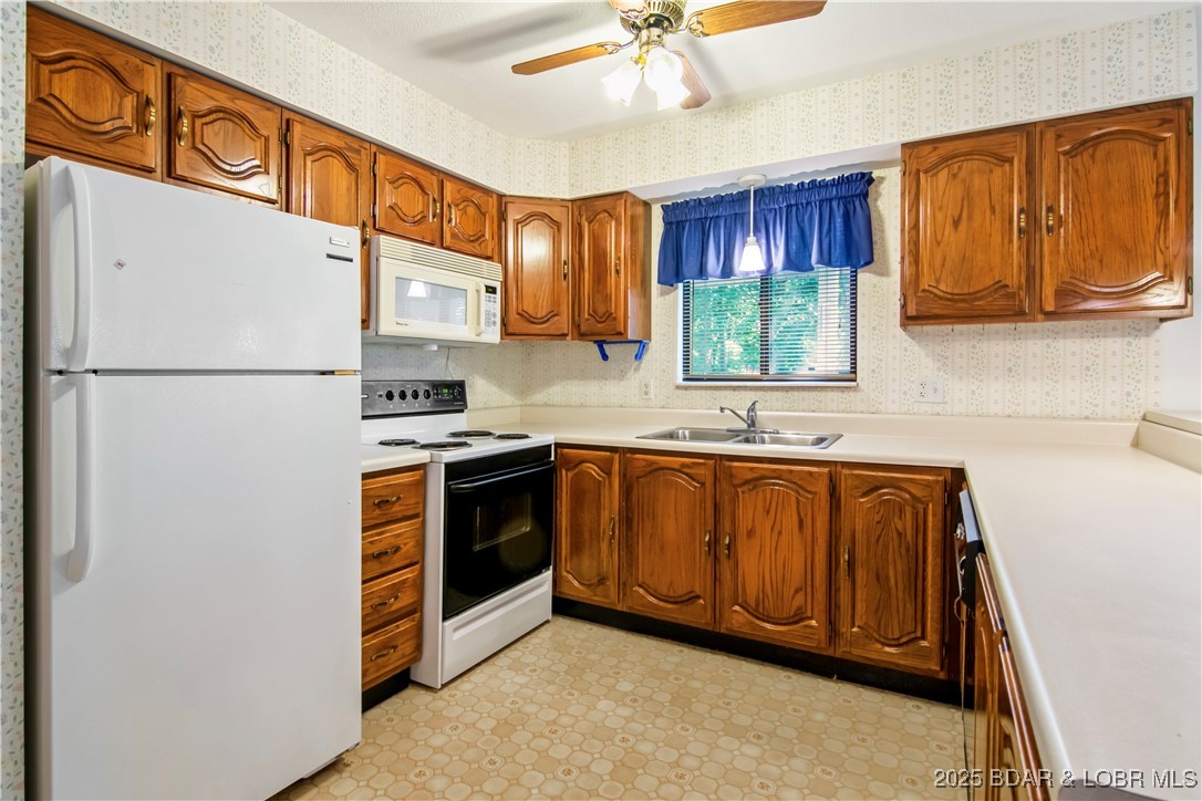 Four Seasons, Missouri 65049, United States, 3 Bedrooms Bedrooms, ,3 BathroomsBathrooms,Residential,Contingent,175553