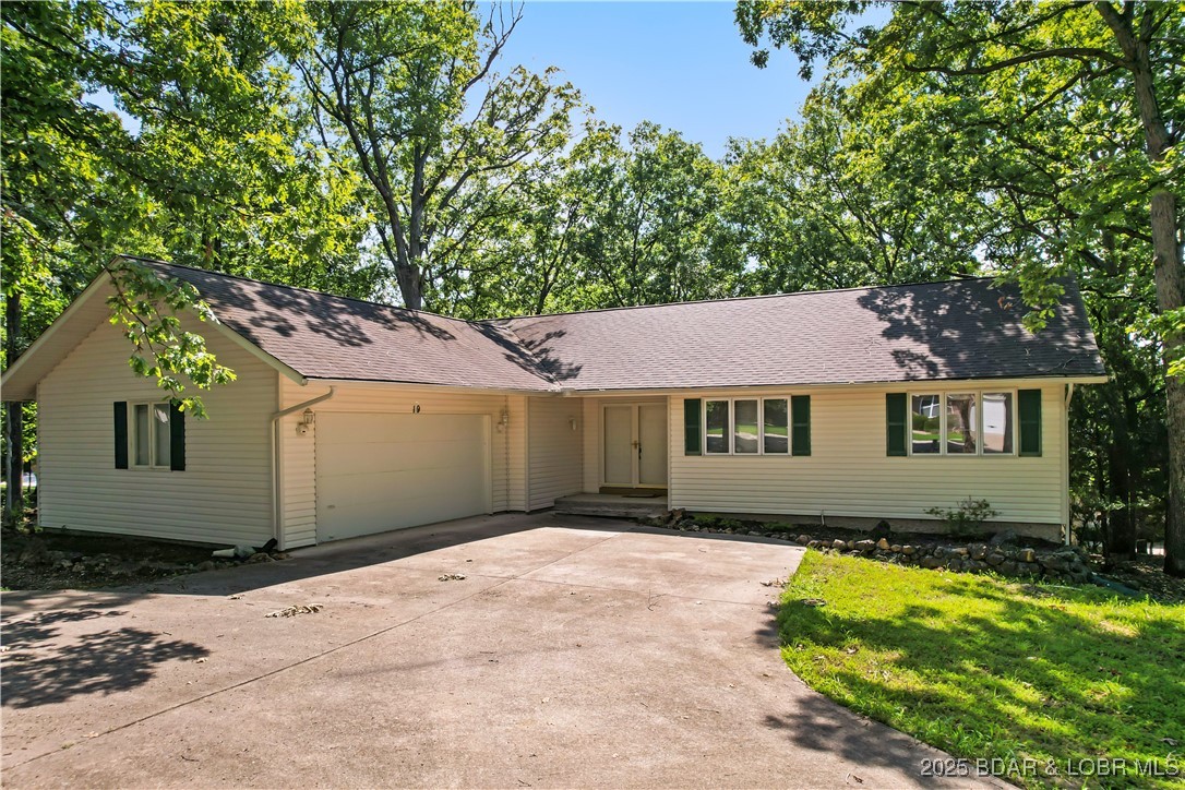 Four Seasons, Missouri 65049, United States, 3 Bedrooms Bedrooms, ,3 BathroomsBathrooms,Residential,Contingent,175553