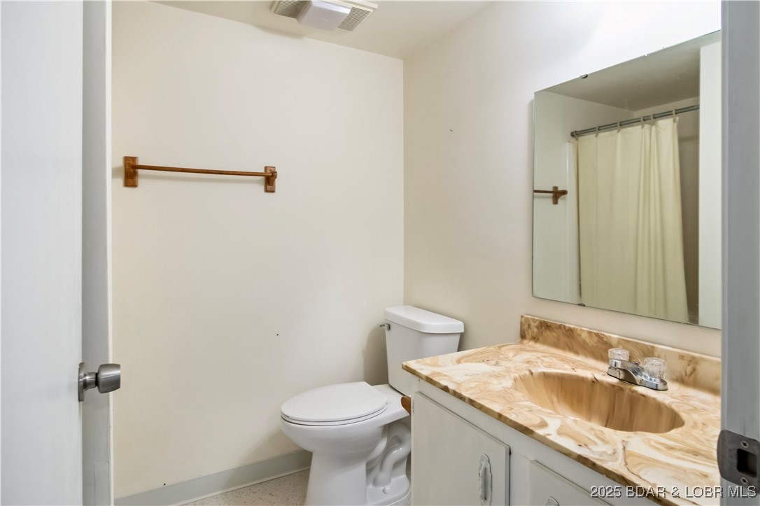 Four Seasons, Missouri 65049, United States, 3 Bedrooms Bedrooms, ,3 BathroomsBathrooms,Residential,Contingent,175553