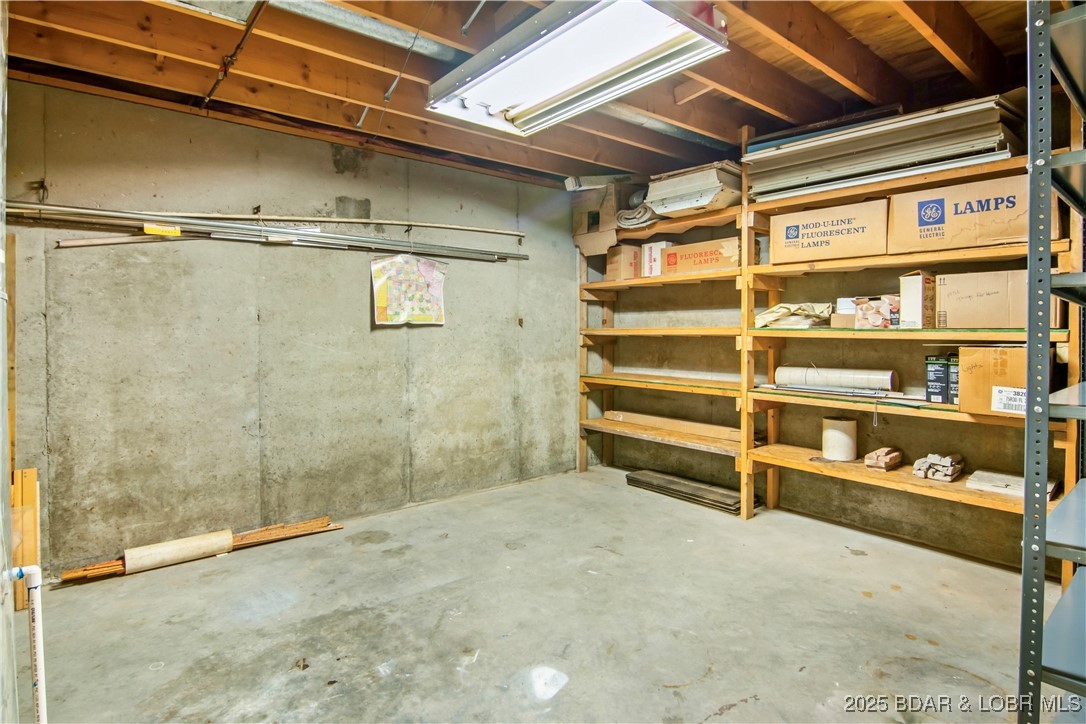 Four Seasons, Missouri 65049, United States, 3 Bedrooms Bedrooms, ,3 BathroomsBathrooms,Residential,Contingent,175553