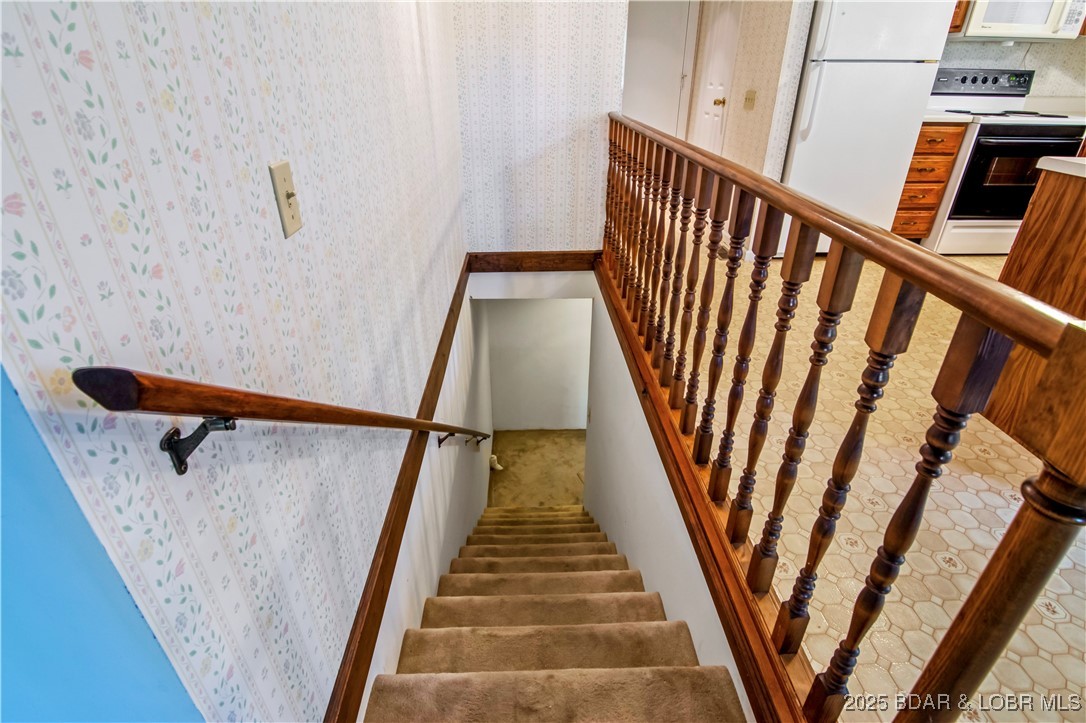 Four Seasons, Missouri 65049, United States, 3 Bedrooms Bedrooms, ,3 BathroomsBathrooms,Residential,Contingent,175553