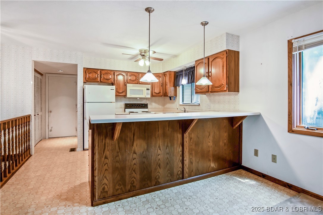 Four Seasons, Missouri 65049, United States, 3 Bedrooms Bedrooms, ,3 BathroomsBathrooms,Residential,Contingent,175553