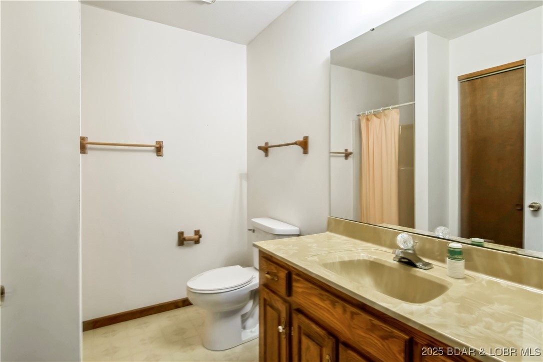 Four Seasons, Missouri 65049, United States, 3 Bedrooms Bedrooms, ,3 BathroomsBathrooms,Residential,Contingent,175553