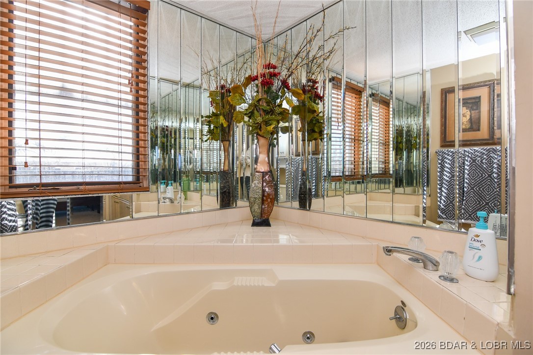 Four Seasons Racqt-Cntry Club - Residential