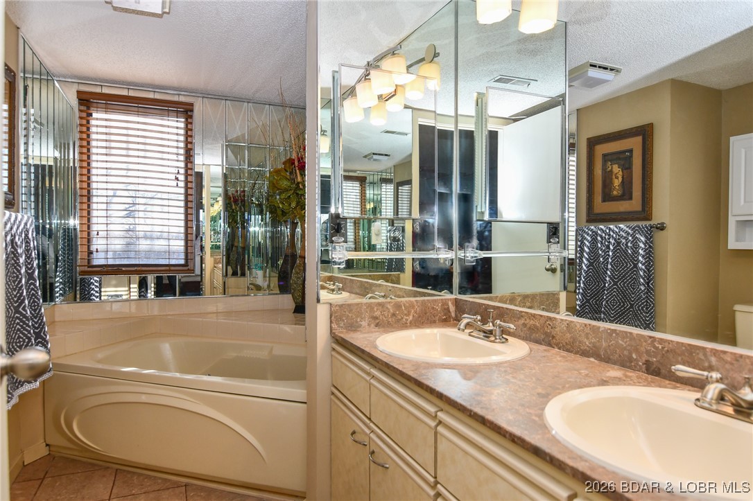 Four Seasons Racqt-Cntry Club - Residential