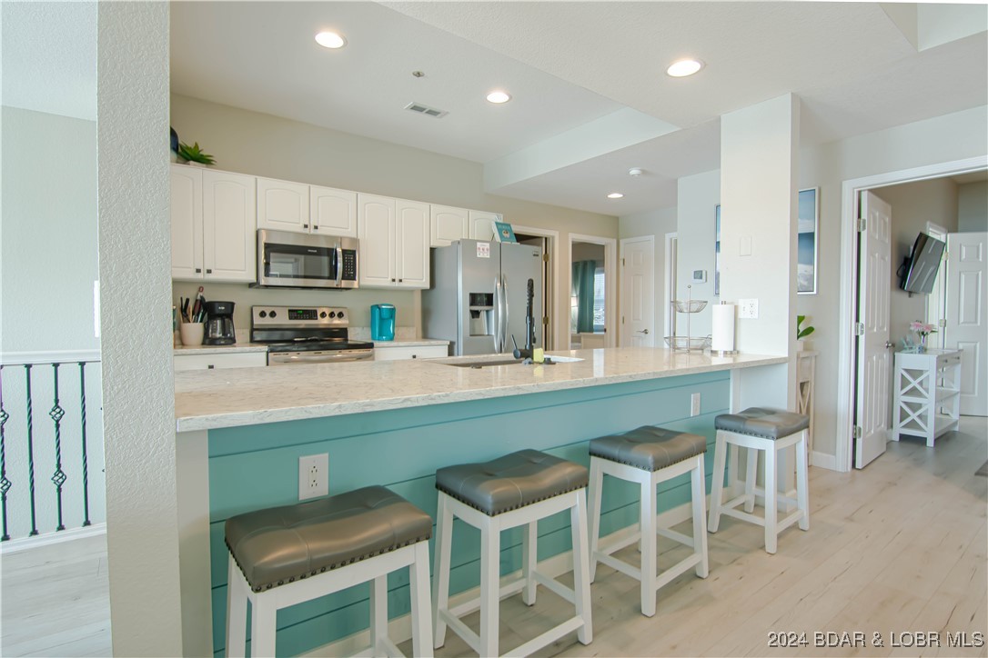 Lake Ozark, Missouri 65049, United States, 4 Bedrooms Bedrooms, ,4 BathroomsBathrooms,Residential,Active,41784