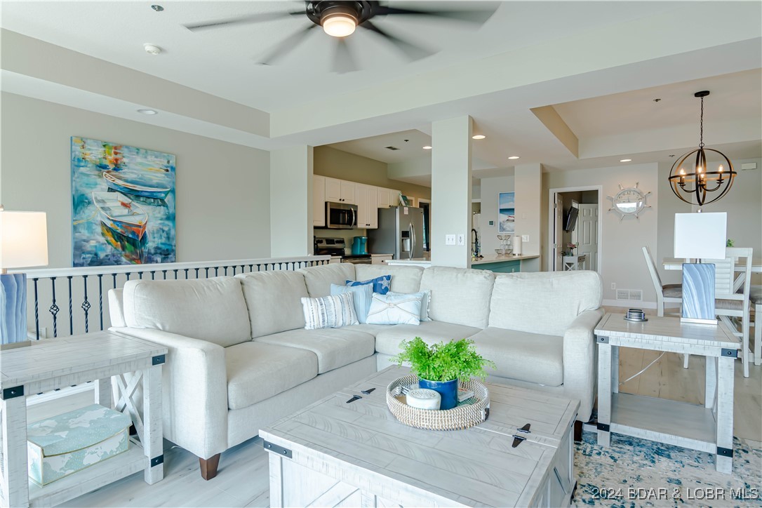 Lake Ozark, Missouri 65049, United States, 4 Bedrooms Bedrooms, ,4 BathroomsBathrooms,Residential,Active,41784