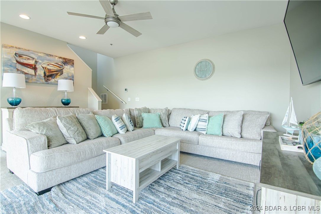 Lake Ozark, Missouri 65049, United States, 4 Bedrooms Bedrooms, ,4 BathroomsBathrooms,Residential,Active,41784