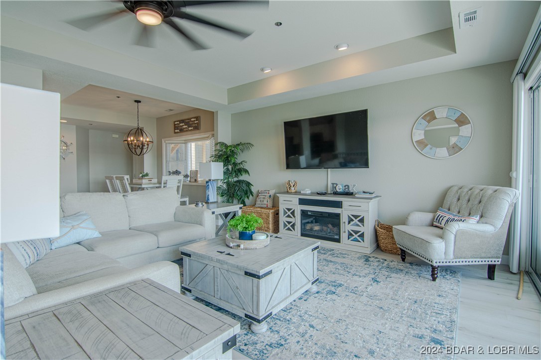 Lake Ozark, Missouri 65049, United States, 4 Bedrooms Bedrooms, ,4 BathroomsBathrooms,Residential,Active,41784