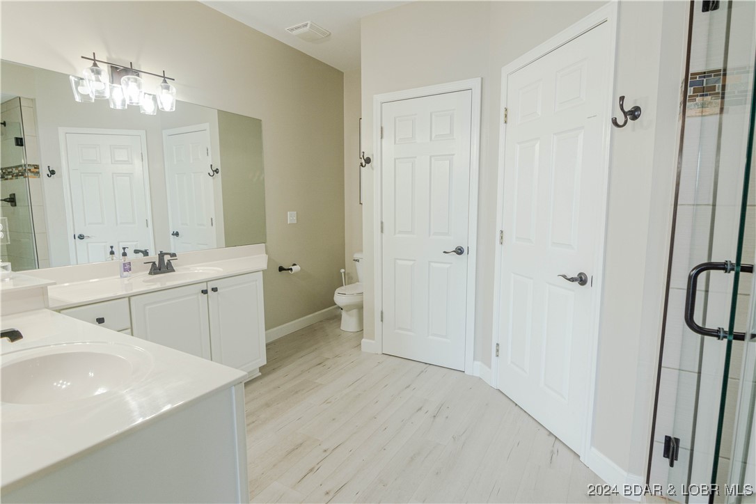 Lake Ozark, Missouri 65049, United States, 4 Bedrooms Bedrooms, ,4 BathroomsBathrooms,Residential,Active,41784