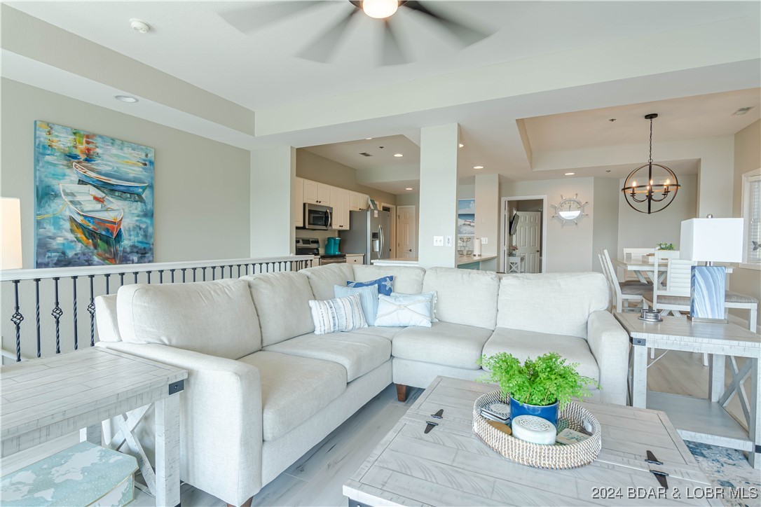 Lake Ozark, Missouri 65049, United States, 4 Bedrooms Bedrooms, ,4 BathroomsBathrooms,Residential,Active,41784