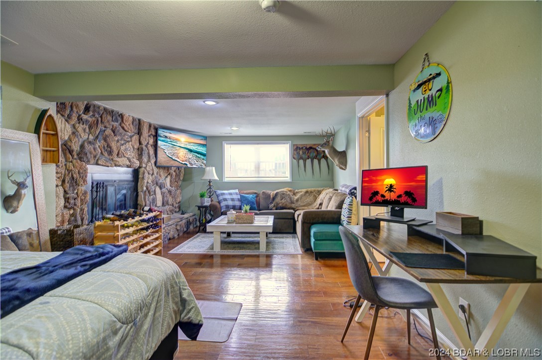 Lake Ozark, Missouri 65049, United States, 4 Bedrooms Bedrooms, ,3 BathroomsBathrooms,Residential,Active,63576