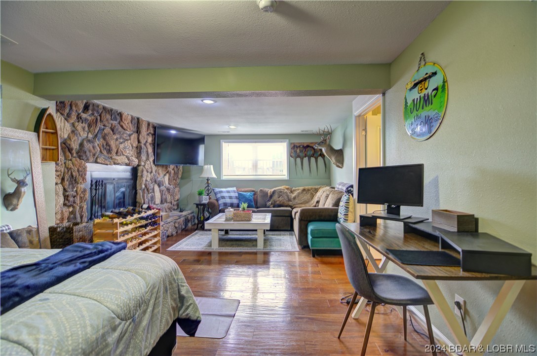 Lake Ozark, Missouri 65049, United States, 4 Bedrooms Bedrooms, ,3 BathroomsBathrooms,Residential,Active,63576