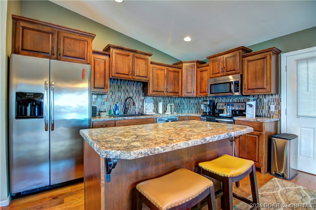 Lake Ozark, Missouri 65049, United States, 4 Bedrooms Bedrooms, ,3 BathroomsBathrooms,Residential,Active,63576