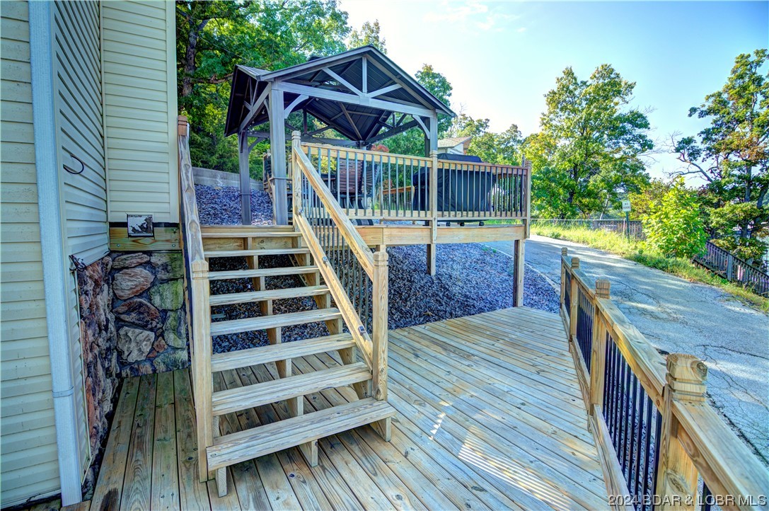 Lake Ozark, Missouri 65049, United States, 4 Bedrooms Bedrooms, ,3 BathroomsBathrooms,Residential,Active,63576