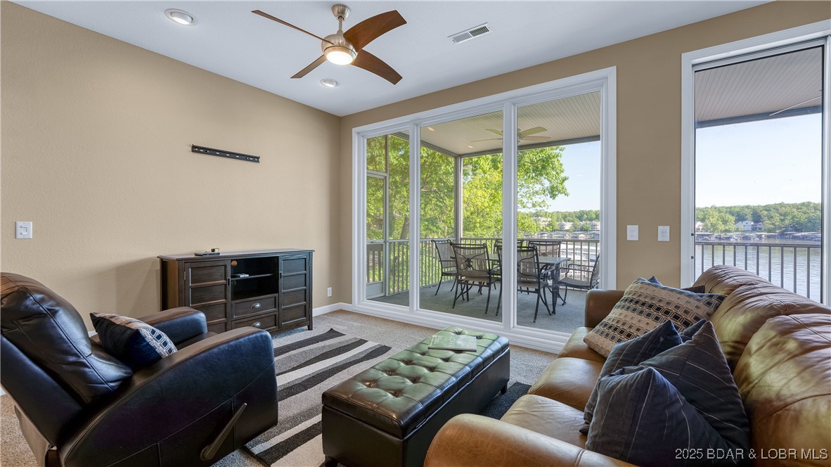 The Evergreens On The Lake - Residential