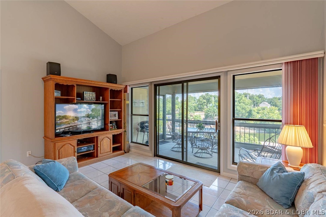 The Willows On The Lake - Residential