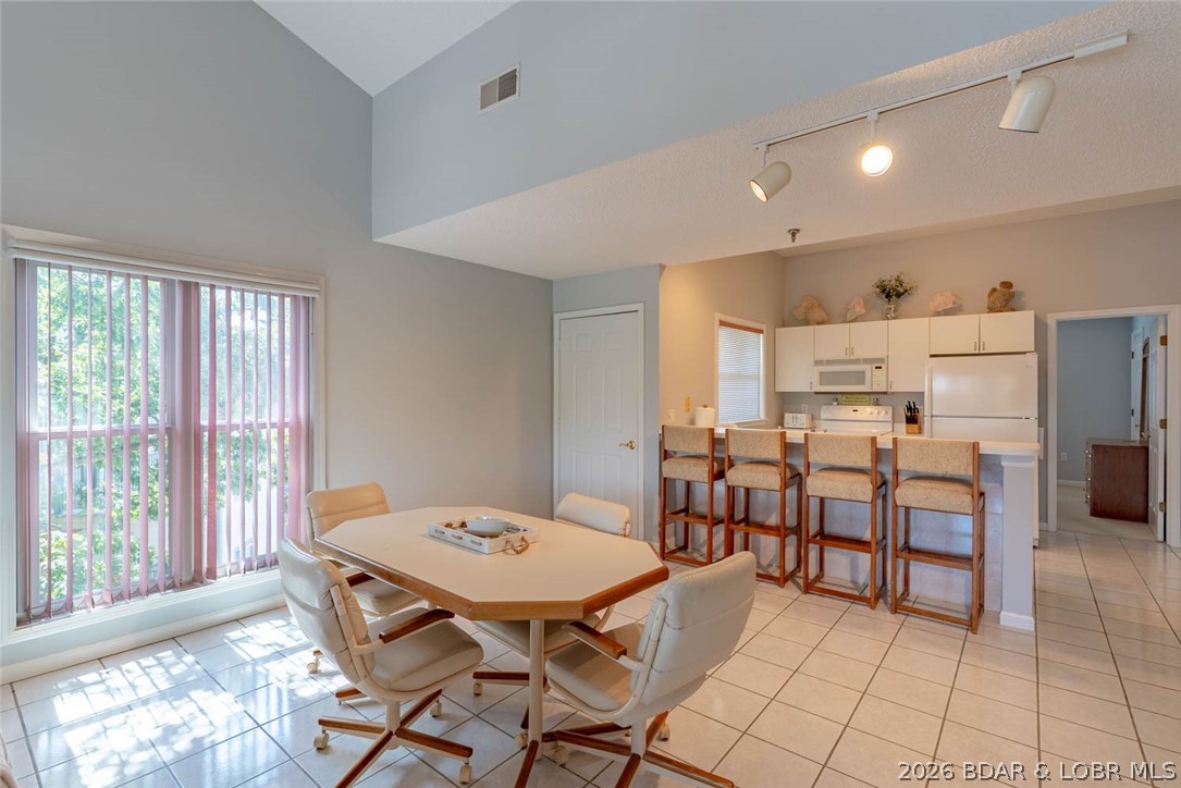 The Willows On The Lake - Residential