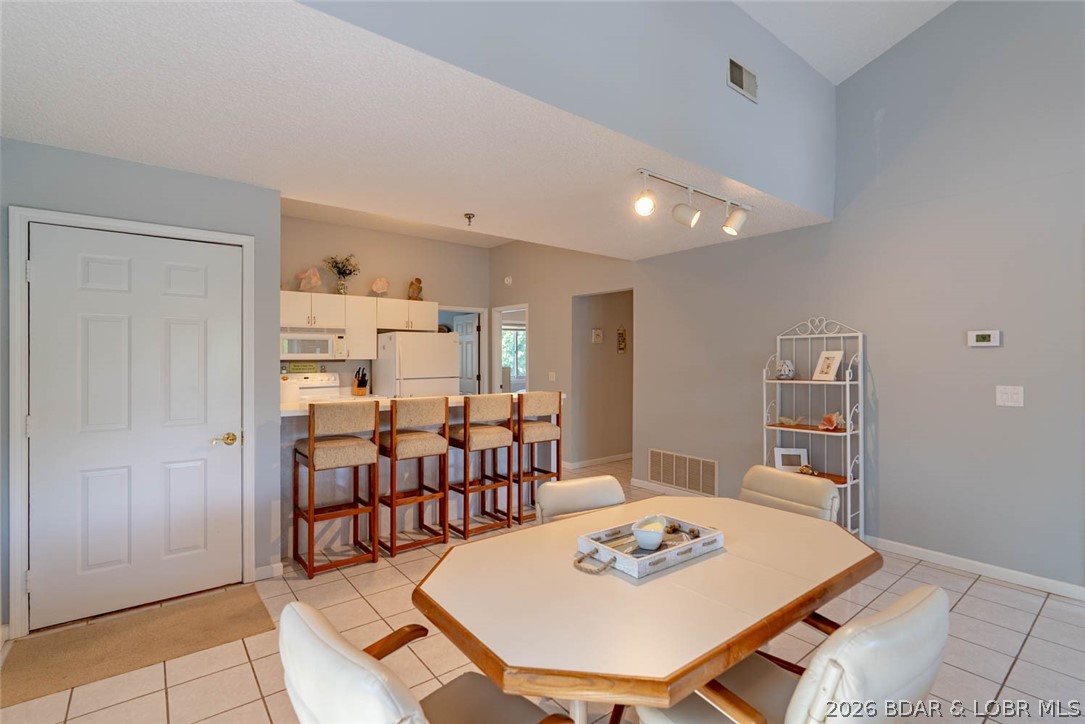 The Willows On The Lake - Residential