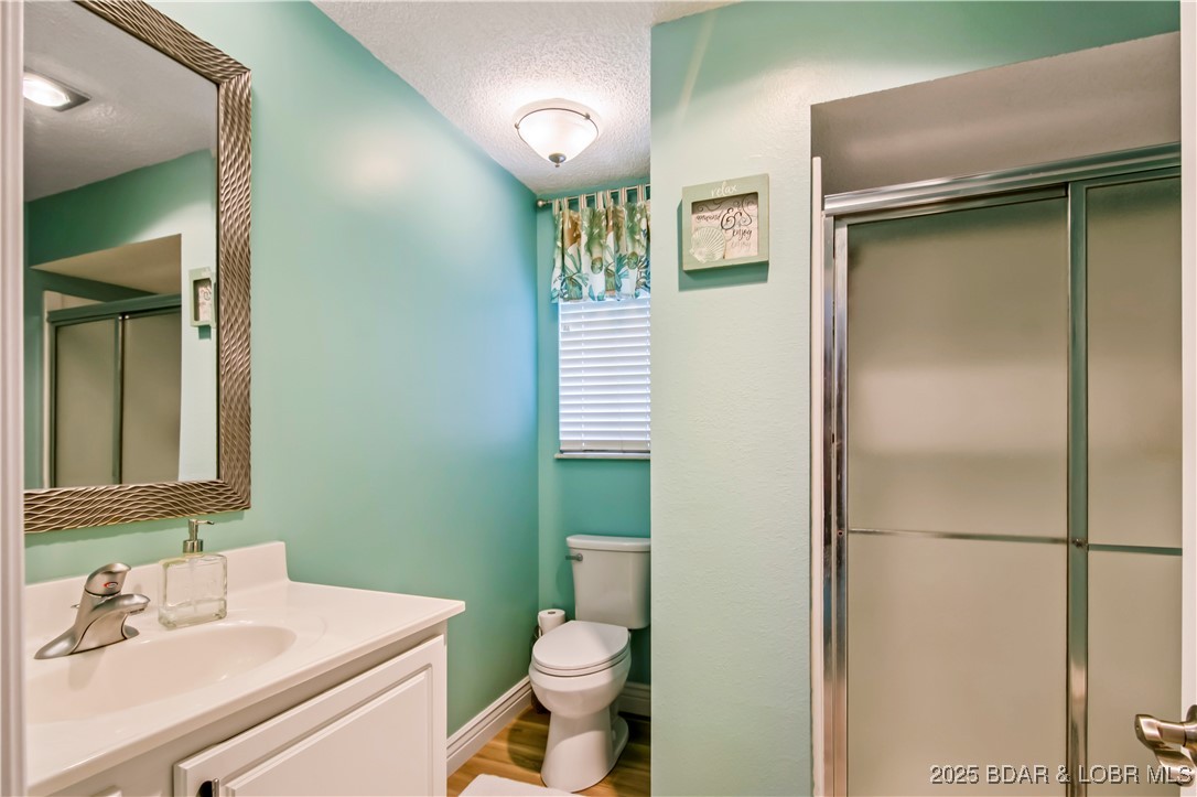 Osage Beach, Missouri 65049, United States, 3 Bedrooms Bedrooms, ,2 BathroomsBathrooms,Residential,Active,164978