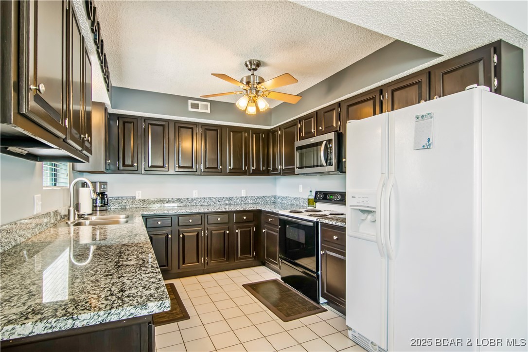 Osage Beach, Missouri 65049, United States, 3 Bedrooms Bedrooms, ,2 BathroomsBathrooms,Residential,Active,164978