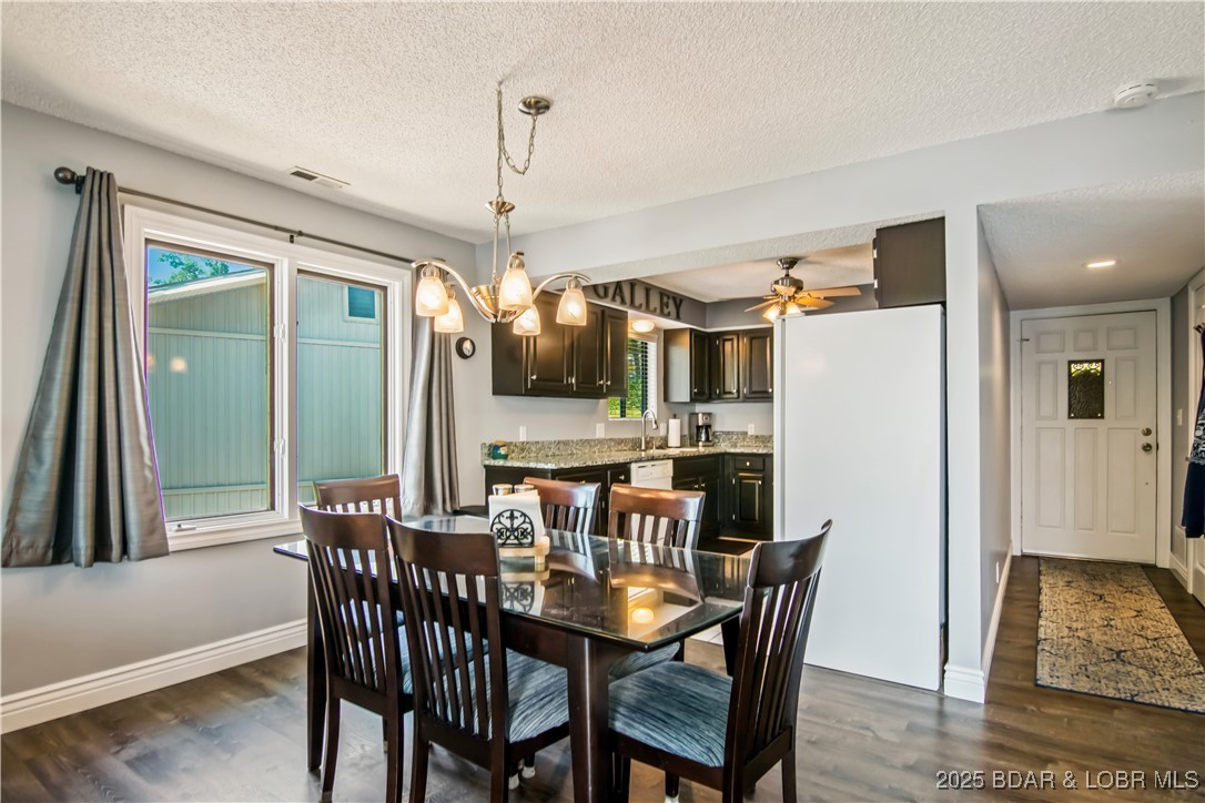 Osage Beach, Missouri 65049, United States, 3 Bedrooms Bedrooms, ,2 BathroomsBathrooms,Residential,Active,164978