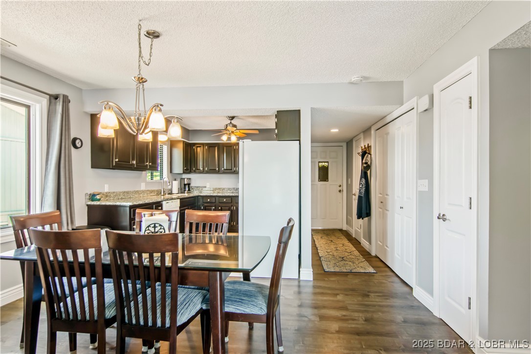 Osage Beach, Missouri 65049, United States, 3 Bedrooms Bedrooms, ,2 BathroomsBathrooms,Residential,Active,164978