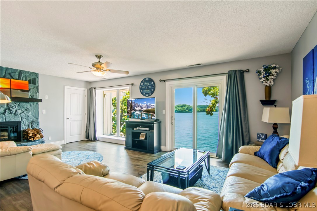 Osage Beach, Missouri 65049, United States, 3 Bedrooms Bedrooms, ,2 BathroomsBathrooms,Residential,Active,164978