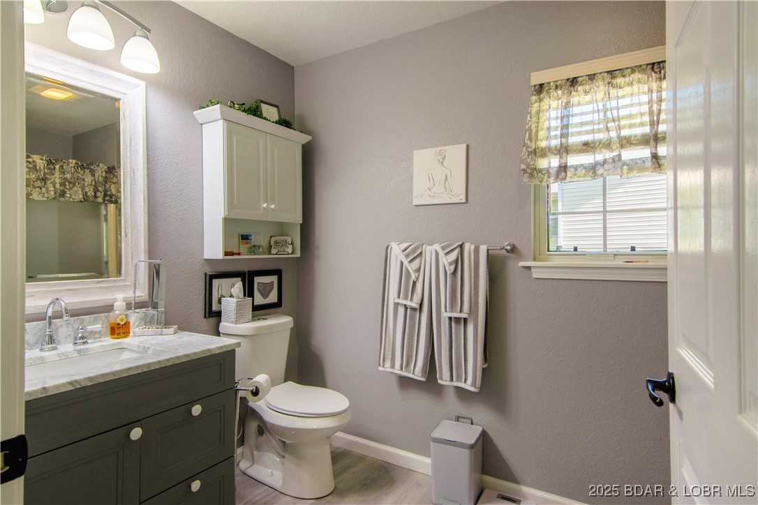 Osage Beach, Missouri 65065, United States, 2 Bedrooms Bedrooms, ,2 BathroomsBathrooms,Residential,Contingent,202674