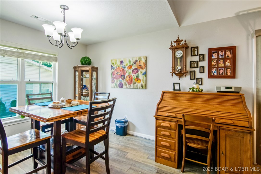 Osage Beach, Missouri 65065, United States, 2 Bedrooms Bedrooms, ,2 BathroomsBathrooms,Residential,Contingent,202674