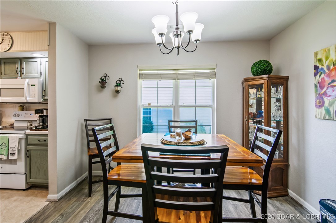 Osage Beach, Missouri 65065, United States, 2 Bedrooms Bedrooms, ,2 BathroomsBathrooms,Residential,Contingent,202674