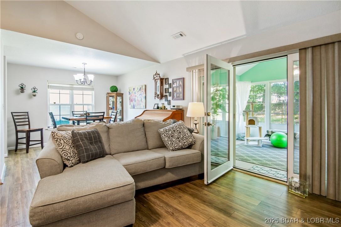 Osage Beach, Missouri 65065, United States, 2 Bedrooms Bedrooms, ,2 BathroomsBathrooms,Residential,Contingent,202674