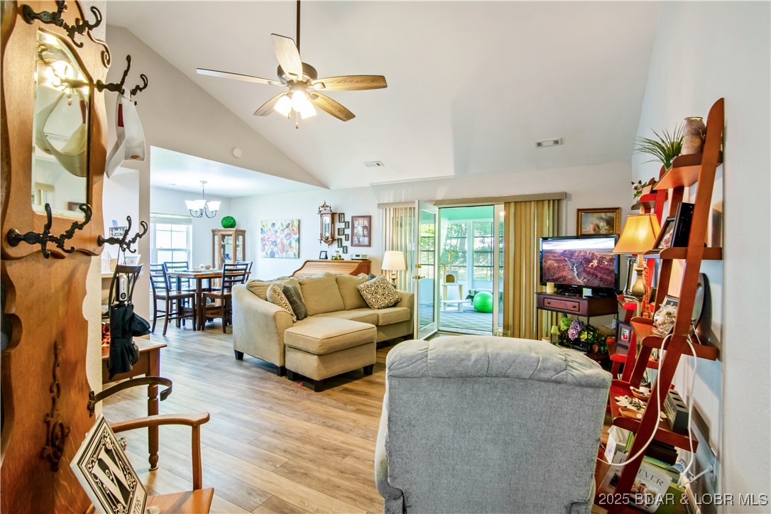 Osage Beach, Missouri 65065, United States, 2 Bedrooms Bedrooms, ,2 BathroomsBathrooms,Residential,Contingent,202674