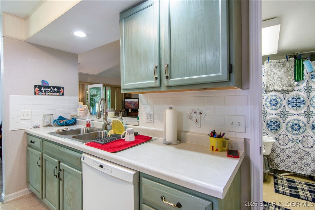 Osage Beach, Missouri 65065, United States, 2 Bedrooms Bedrooms, ,2 BathroomsBathrooms,Residential,Contingent,202674