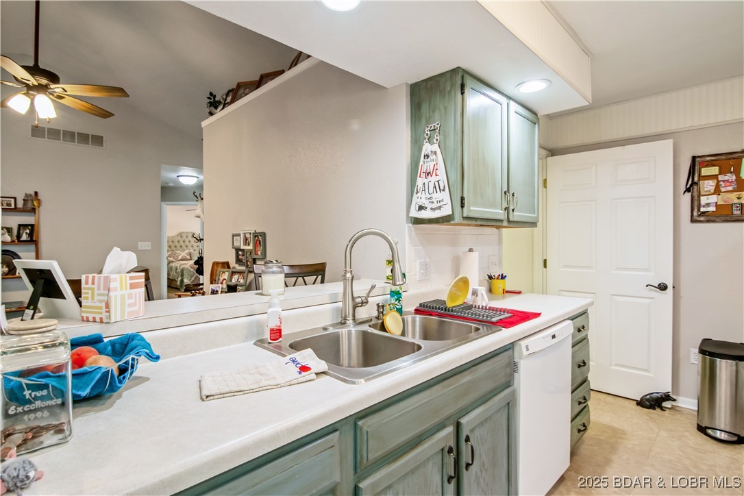 Osage Beach, Missouri 65065, United States, 2 Bedrooms Bedrooms, ,2 BathroomsBathrooms,Residential,Contingent,202674