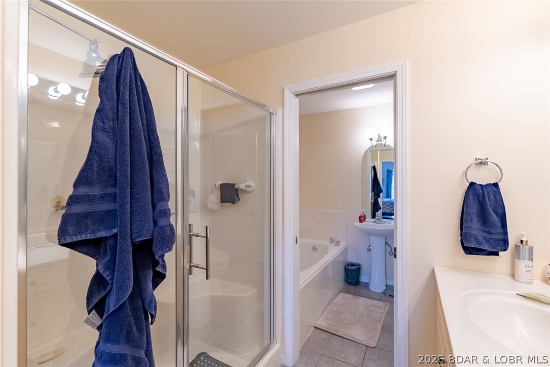 Villas at Grand Glaize - Residential